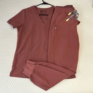 FIGS S Casma top with M regular waist limited edition joggers. MAUVE.